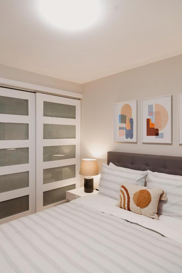 Modern, Luxurious Apartment Near Downtown Ottawa Exterior photo